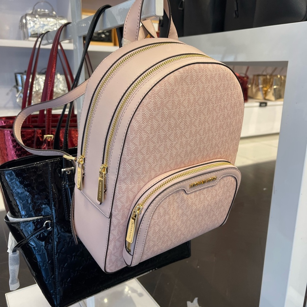 MICHAEL KORS Jaycee Medium Signature Logo Backpack
POWDER BLUSH
NWT - Picture 6 of 16